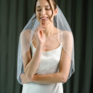 One tier veil, Veil with pearls edge, Fingertip veil, Waltz veil drop veil, Bridal veil, Wedding veil sparkle cathedral