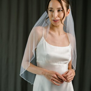 Veil with pearls edge, One tier handmade veil, Fingertip veil, Waltz veil drop veil, Bridal veil, Wedding veil sparkle cathedral