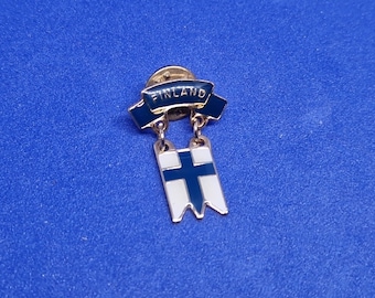 Pin Badge - Finland Flag Hanging