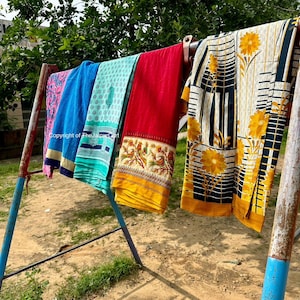 Lotto all'ingrosso di sari di seta vintage, sartoria, artigianato etnico, sari indiani, kimono, accappatoio, tessuto riciclato, tessuto tradizionale, seta usata