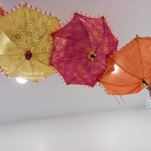Decoração de guarda-chuvas Guarda-chuvas tradicionais Mehndi Decoração Guarda-chuva Decoração de festa Guarda-chuva Guarda-chuvas de casamento Guarda-chuva de festa imagem 4