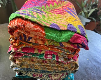 Lotto all'ingrosso di trapunta Kantha vintage indiana fatta a mano, coperta reversibile, copriletto in tessuto di cotone, trapunta Boho