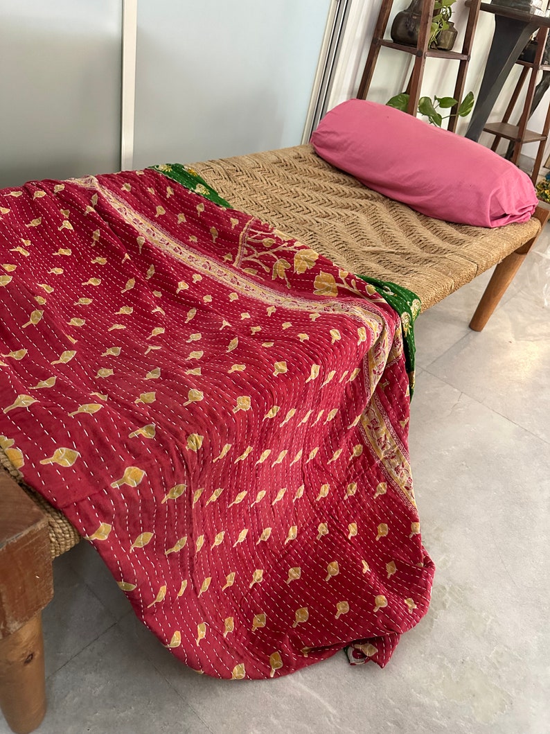 Groothandel veel Indiase Vintage Kantha Quilt Handgemaakte Gooi Omkeerbare Deken Sprei Katoen Stof Boho quilten Twin Size Bedovertrek afbeelding 2