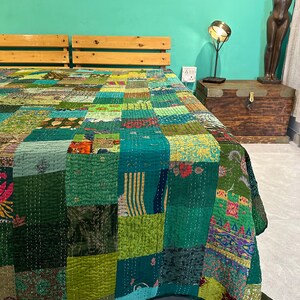 Boho Patchwork Quilt Kantha Quilt Handmade vintage Quilts Boho King Size Literie Jeter Couverture Couvre-lit Quilting Hippie Quilts À Vendre image 8