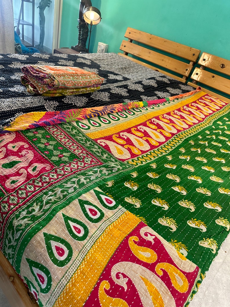 Großes Lot Indischer Vintage Kantha Quilt Handgemachter Wurf Wendedecke Bettdecke Baumwollgewebe Boho Quilting Twin Size Bettdecke Bild 10