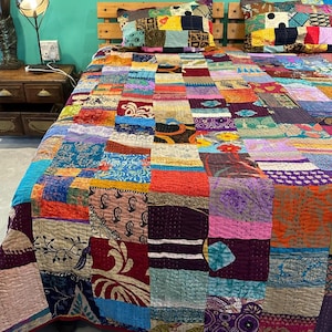 Handmade Indian Patchwork Kantha Quilt: Boho Bedding, King/Twin Size