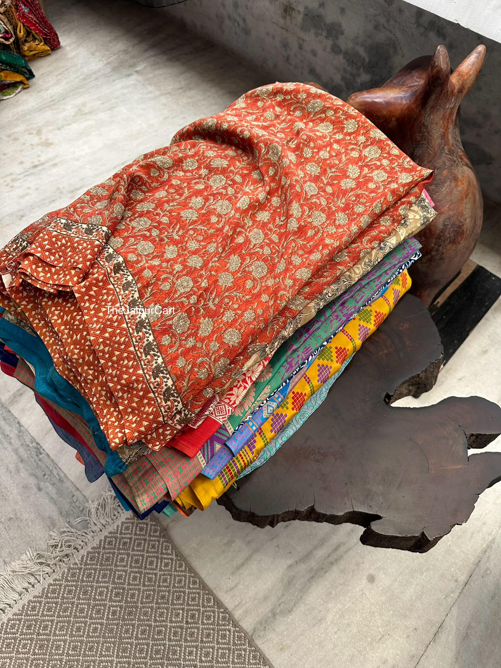 SPEDIZIONE GRATUITA Lotto Vintage Di 5 Sari Riciclati Usati In Feltro Trapuntato Sari In Pura Seta Con Tessuto Difettoso Artigianato Sari Sartoria Cucito Morbido - Italia - Foto 11