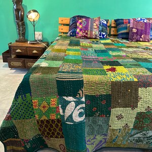 Boho Patchwork Quilt Kantha Quilt Handmade vintage Quilts Boho King Size Literie Jeter Couverture Couvre-lit Quilting Hippie Quilts À Vendre image 5