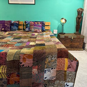 Twin/King Indian Silk Sari Kantha Sprei Dekbedovertrek Etnische Plaids Gewatteerde Patchwork Indiase Dekbedovertrek Oude Boheemse Vintage Patola Quilt (Beige, California King 108x108 Met Kussensloop
