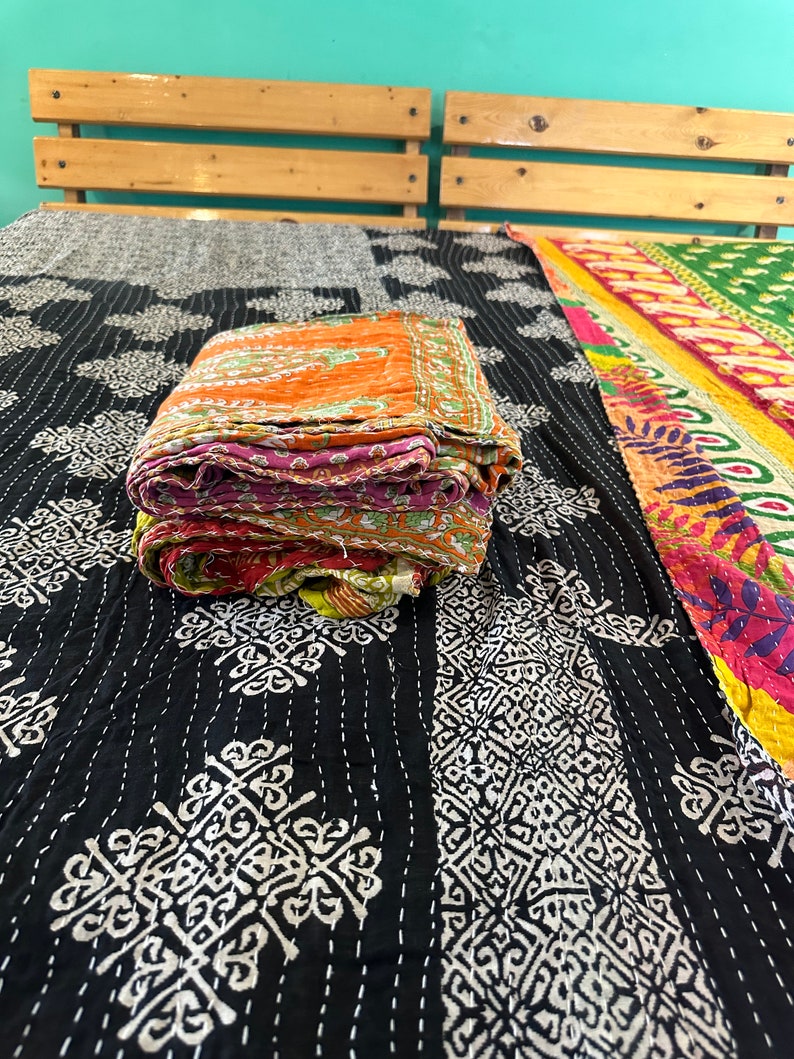 Groothandel veel Indiase Vintage Kantha Quilt Handgemaakte Gooi Omkeerbare Deken Sprei Katoen Stof Boho quilten Twin Size Bedovertrek afbeelding 6