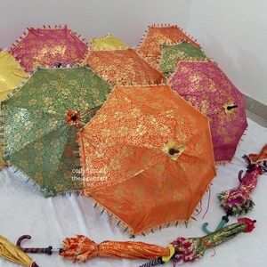 Decoração de guarda-chuvas Guarda-chuvas tradicionais Mehndi Decoração Guarda-chuva Decoração de festa Guarda-chuva Guarda-chuvas de casamento Guarda-chuva de festa imagem 5