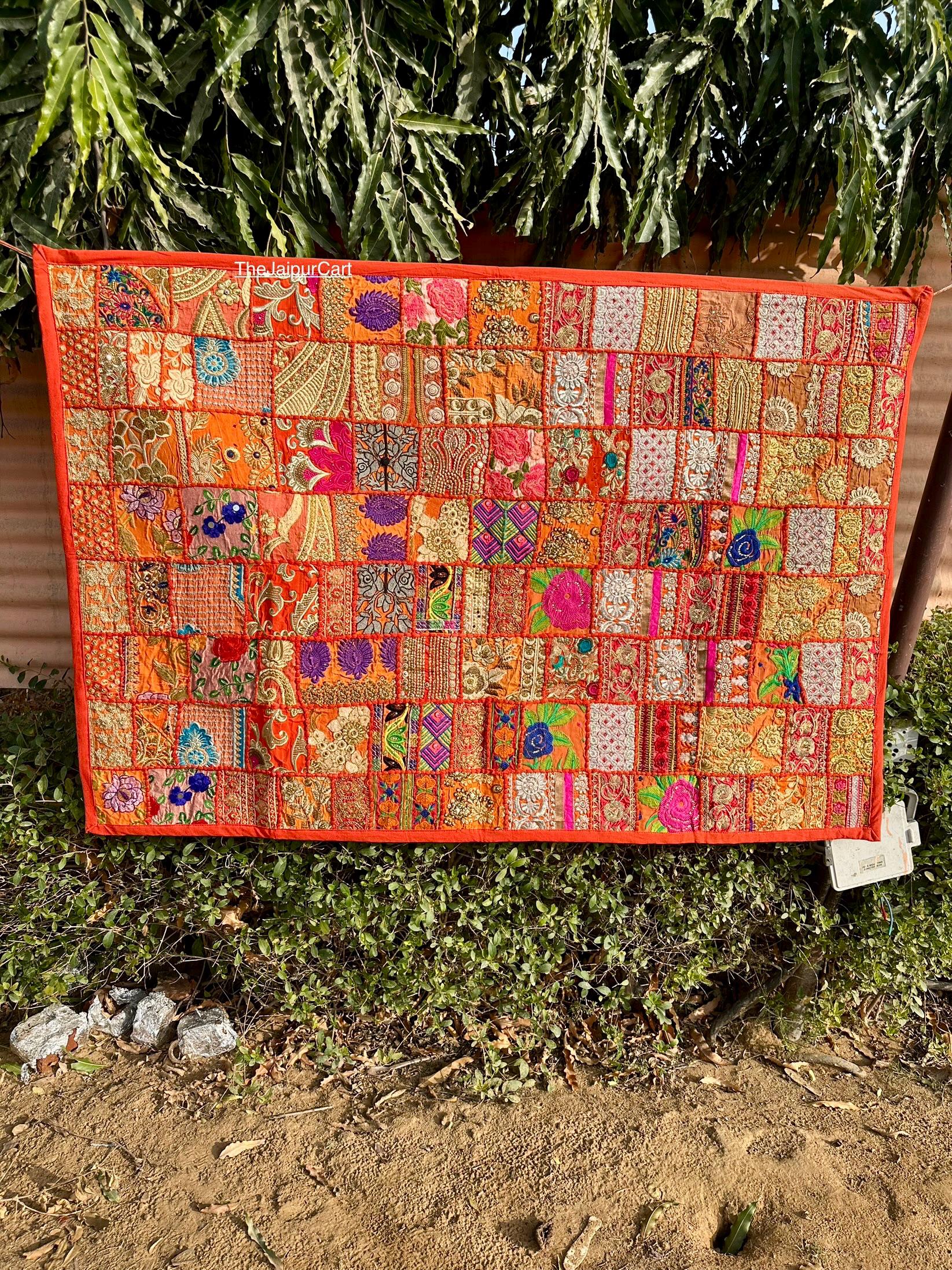 インド タペストリー 壁掛け 楽天市場】インド 金糸 刺繍 アップリケ 壁掛け タペストリー