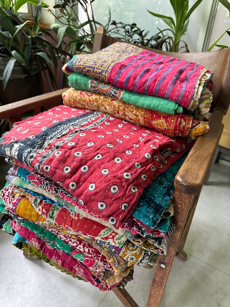 Groothandel veel Indiase Vintage Kantha Quilt Handgemaakte Gooi Omkeerbare Deken Sprei Katoen Stof Boho quilten Twin Size Bedovertrek afbeelding 8