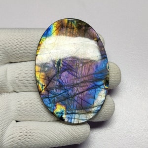 Rare feu Labradorite pierres précieuses en vrac Cabochon | Cabochon Labradorite arc-en-ciel | Labradorite de forme ovale 50 × 72 × 7,5 mm | Labradorite pour collier