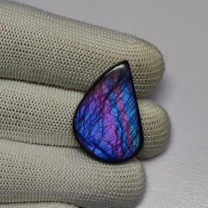 Cabochão de Labradorita Chamativo | Cabochão de Labradorita Exclusivo | Gemas de Labradorita Natural para Joias | Labradorita com Formatos Especiais