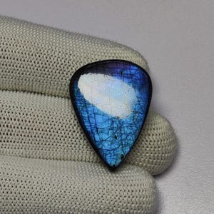 Labradorite attraente, rara, cabochon di fuoco / Labradorite viola verde mare, cabochon a pera / Cristallo di labradorite appariscente / Pietra di labradorite