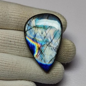 Bellissima pietra preziosa sciolta di labradorite arcobaleno / pietra di labradorite cabochon / cabochon di labradorite di alta qualità / pera di labradorite 31×45×7 mm