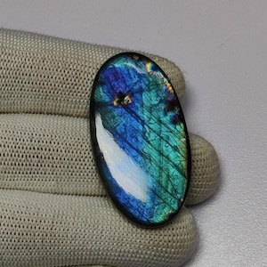 Cabochon de labradorite de feu rare unique | Cabochon en pierre de labradorite de feu violette et verte | Labradorite de haute qualité | Labradorite de 26 × 47 mm