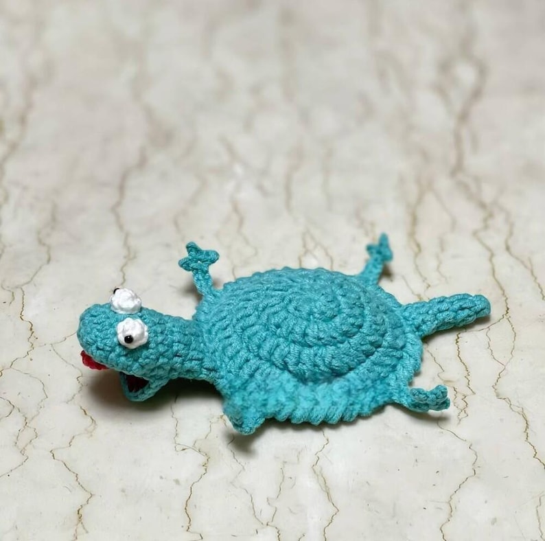 Cool Rug Lizard Tom Lizard Mug Rug Set Crochet Coaster Hoppers Pixar Movie, Funny ...