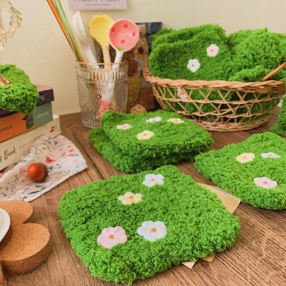 Tufted Grass Coasters with Pastel Flowers - Cute Fuzzy Lawn Drink Coasters Aesthetic Table Decor Coffee Bar Kitchen Home Housewarming Gift