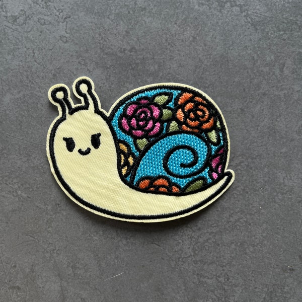 Snail Patch, Snail Flower Shell Embroidered Iron-On Patch, DIY Embroidery Decorative Patch for Cloth Backpack Badge Jacket, Gift Idea