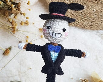 Amigurumi pattern: Scarecrow in a suit pencil topper | Crochet pattern in ENGLISH