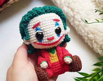 Amigurumi Muster: Bösewicht, der Witze erzählt Häkelpuppe MINIGURUMI