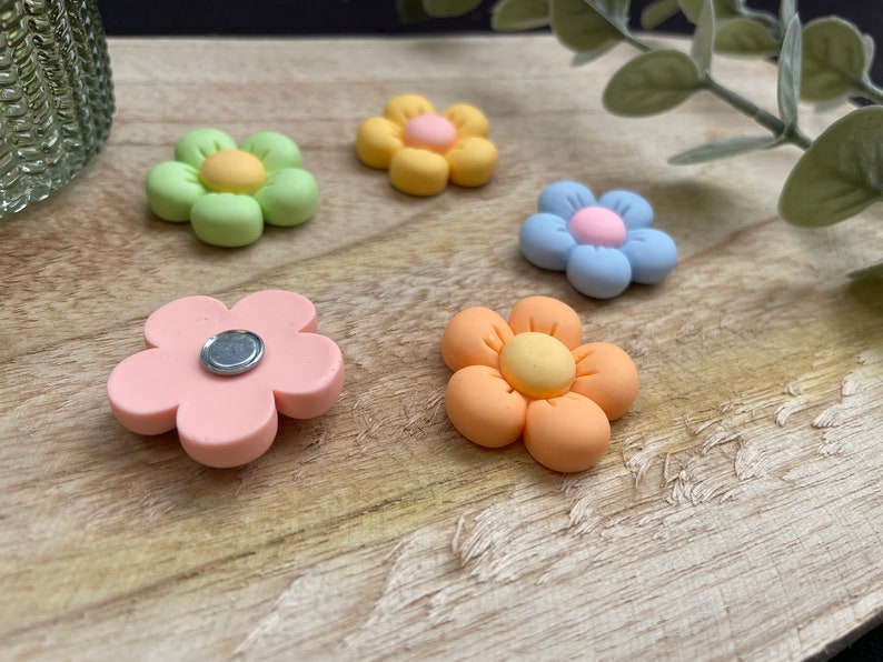 Magnets Flowers 5 pieces pastel l Ceramic Fridge magnets l Gift image 5