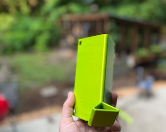 Chicken grit feeder