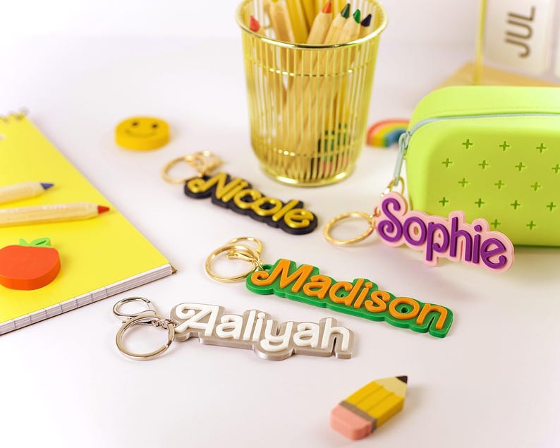 CUSTOM Personalized KEYCHAIN - Personalized name Bag Charm - Party Favor - Back to School - Backpack Name Tag - Bulk