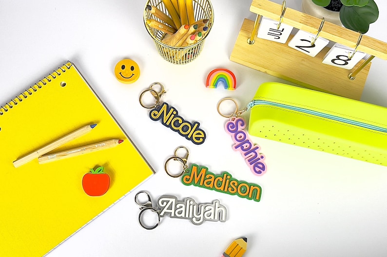 CUSTOM Personalized KEYCHAIN - Personalized name Bag Charm - Party Favor - Back to School - Backpack Name Tag - Bulk