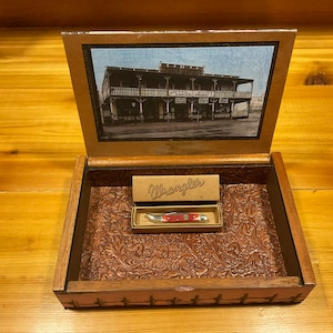 Vintage Wrangler Pocket Knife Display Box, Tooled Leather & Silver Nugget Saloon Photo