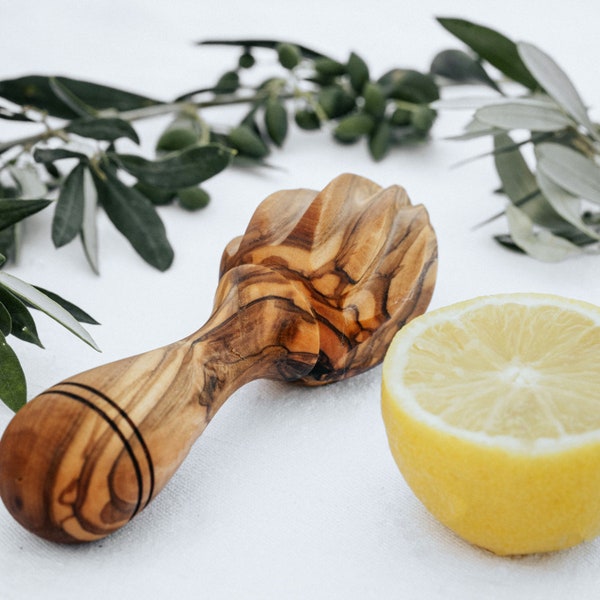 Olivenholz Zitruspresse, Handgemachte Zitrusreibe aus Holz, Zitronenpresse aus Holz, umweltfreundliches Geschenk, Küchengeschenk, Zitronenreibe aus Olivenholz