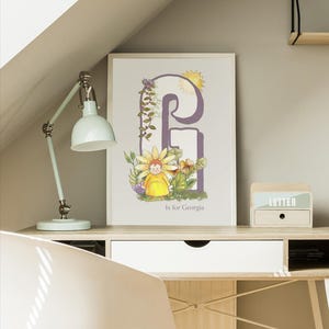 Ilustración de hada de las flores con alfabeto. Arte con letras personalizado. Arte mural de hadas para niños