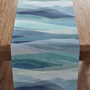 Camino de mesa con olas del océano en acuarela, 16 x 72 pulgadas, decoración de comedor costera de Palm Springs