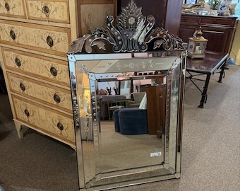 Beautiful High Quality Beveled Mirror Handmade Venetian Mirror: Luxury Vintage Wall Decor