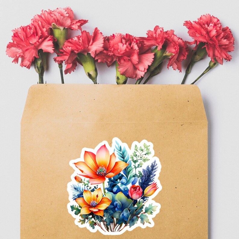 Puede incluir: Un sobre de papel marr&oacute;n con una pegatina de un ramo de flores de acuarela. Las flores son de color naranja, amarillo, azul y verde. Las flores est&aacute;n dispuestas en un estilo suelto y natural.