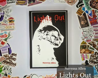 Lights Out de Navessa Allen - Libro clásico hecho a mano de tapa dura encuadernado en tela / tapa dura encuadernada / Romance oscuro