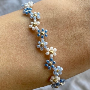 Bracelets floraux en zigzag dans trois teintes Bleu