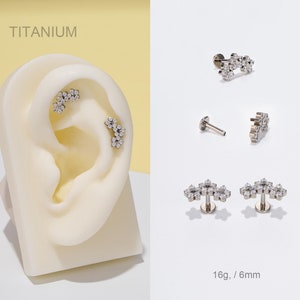 16G Titanium Three Flower Cartilage Stud Earring/Internally Threaded Labret/Helix/Tragus/Conch Piercing Stud/Flat Back Earring/Gift for her