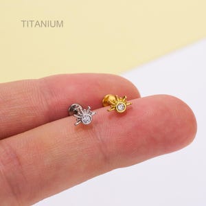 Clou d'oreille minimaliste en titane 16G sans filetage/puce-puce/méduse/piercing dans le nez/boucle d'oreille à dos plat/hélice/conque/piercing au tragus/cadeaux