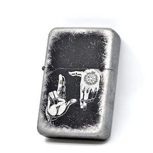 Flip Top Lighter in a case with Hellsing motive - Alucard
