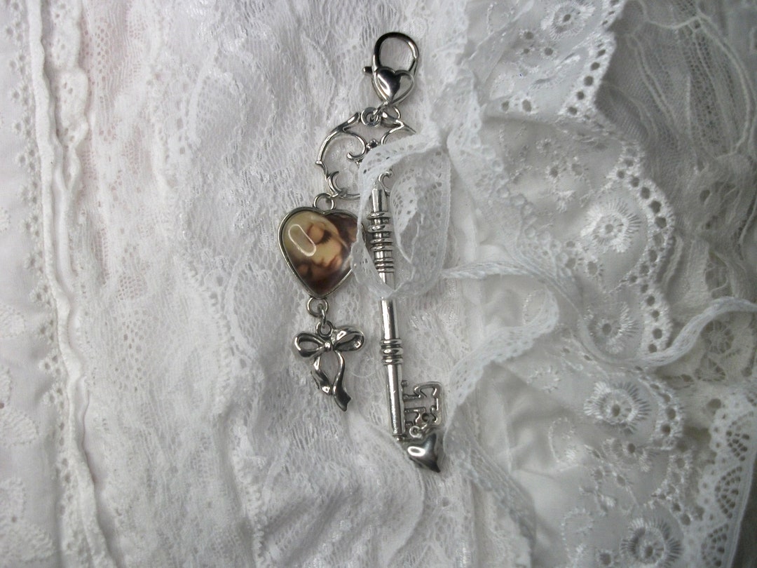 Sleepy Girl Lace Keyring / Key Chain Blythedoll - Etsy UK