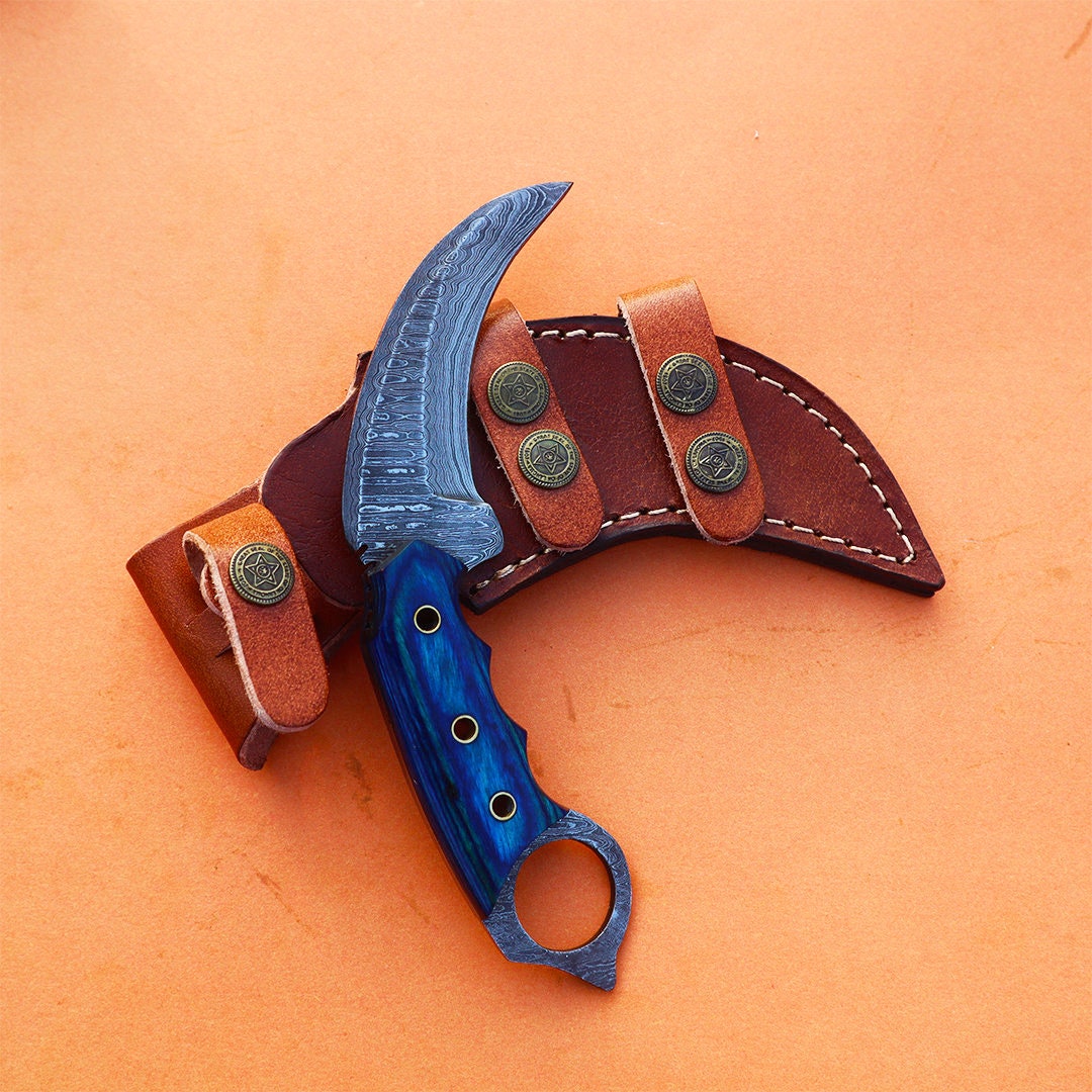Handmade Damascus Steel Karambit Sharp Knives, Customized Hunting Knife