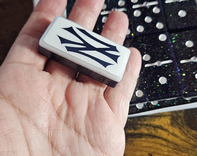 Resin domino set, an exclusive personalized game