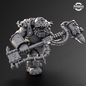 Puede incluir: Figura en miniatura gris de un personaje musculoso parecido a un orco, sosteniendo un gran martillo con un dise&ntilde;o de rayo. La figura lleva armadura y tiene una expresi&oacute;n amenazante. El logotipo de Adeptus Miniatures est&aacute; en la esquina superior derecha.