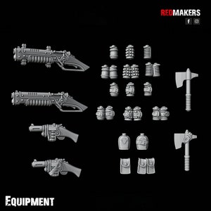 Puede incluir: Un conjunto de armas y accesorios en miniatura de pl&aacute;stico gris para un juego de mesa. El conjunto incluye dos escopetas, dos pistolas, dos hachas y varias bolsas y cantimploras.