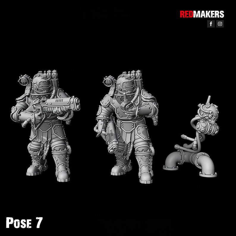Puede incluir: Tres figuras en miniatura grises y detalladas de robots con tuber&iacute;as y mangueras. Las figuras est&aacute;n en diferentes poses, una sosteniendo un arma, otra con una mano levantada y otra con una tuber&iacute;a como cuerpo. Las figuras est&aacute;n etiquetadas como "POSE 7".