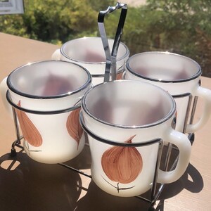 Vintage Fire-King Milk Glass Mugs with Hand-Painted Tulip Design & Chrome Rack – Mid-Century Anchor Hocking – Set of 4