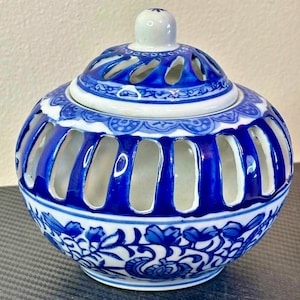 Porcelain Potpourri Jar/Lidded Incense Burner
